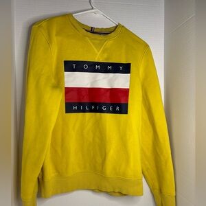 Tommy Hilfiger Men's Yellow Sweater small